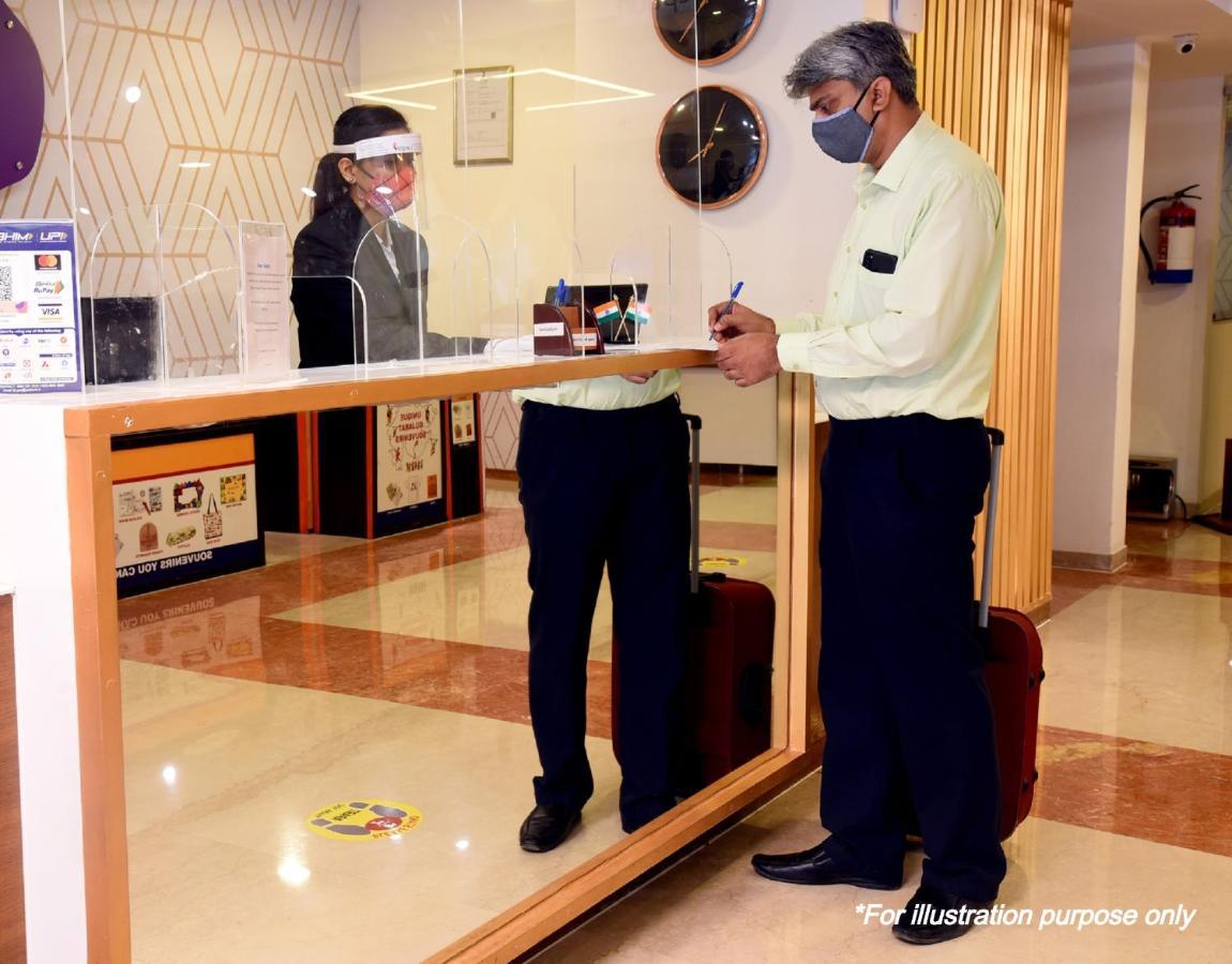 Oyo Hotel New Metro Near Phoenix United Lucknow Esterno foto